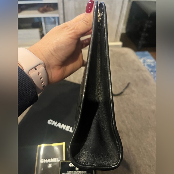 Sold!!🔥 Chanel Clutch W/ Chain - Picture 6 of 15